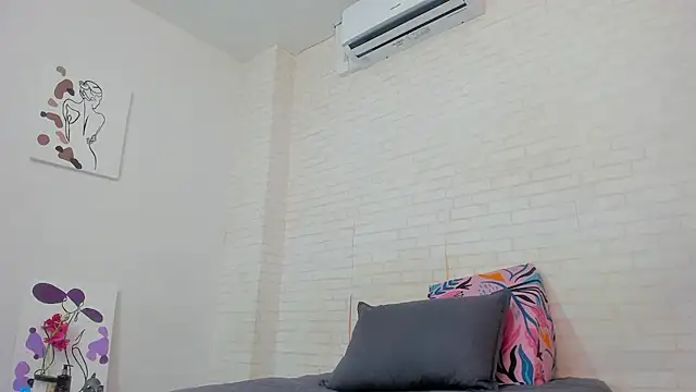 Snapshot of scarlett646 chatting on 09-19-25, 03:10 scarlett646 online show from 09-19-25, 03:10