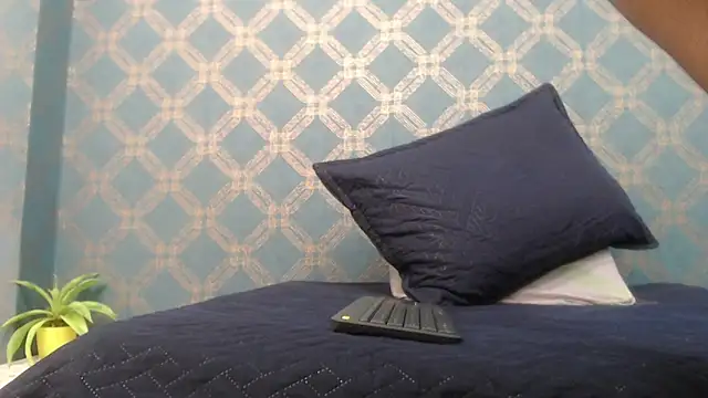 Snapshot of scarlett646 chatting on 09-12-25, 03:06 scarlett646 online show from 09-12-25, 03:06