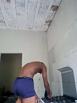 Snapshot of leumas_gg chatting on 12-22-25, 12:16 leumas gg online show from 12-22-25, 12:16