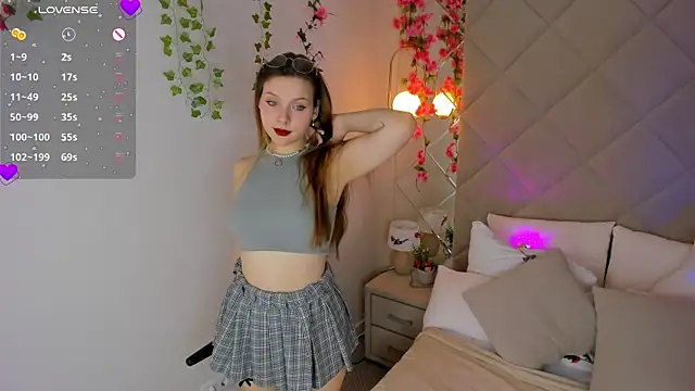 Hina Smith online show from 11-27-25, 11:32