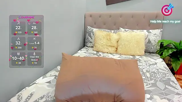 Snapshot of OpheliaMia chatting on 02-17-26, 03:48 OpheliaMia online show from 02-17-26, 03:48