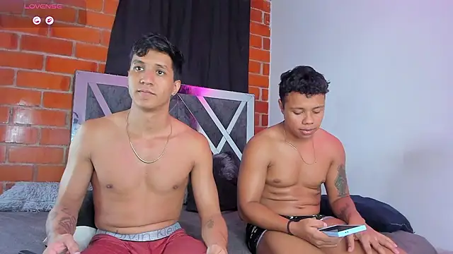 Snapshot of Robertmiller21 chatting on 02-11-26, 12:32 Robertmiller21 online show from 02-11-26, 12:32