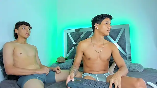 Snapshot of Robertmiller21 chatting on 02-17-26, 06:27 Robertmiller21 online show from 02-17-26, 06:27