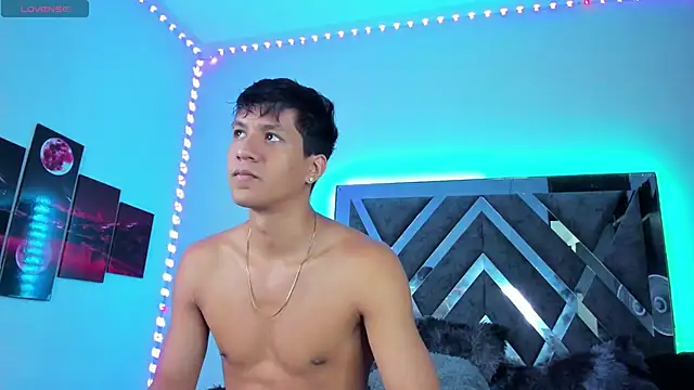 Snapshot of Robertmiller21 chatting on 10-05-25, 04:47 Robertmiller21 online show from 10-05-25, 04:47