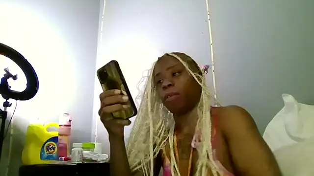 Snapshot of Tishrella6 chatting on 02-28-26, 09:42 Tishrella6 online show from 02-28-26, 09:42