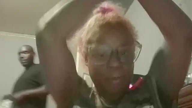 Snapshot of Tishrella6 chatting on 02-14-26, 08:03 Tishrella6 online show from 02-14-26, 08:03