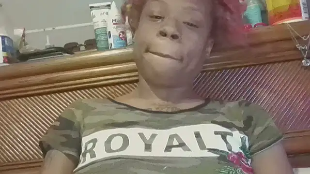 Snapshot of Tishrella6 chatting on 02-12-26, 04:45 Tishrella6 online show from 02-12-26, 04:45