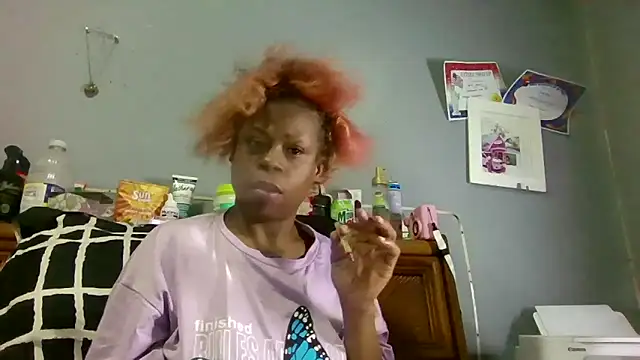 Snapshot of Tishrella6 chatting on 02-11-26, 04:12 Tishrella6 online show from 02-11-26, 04:12