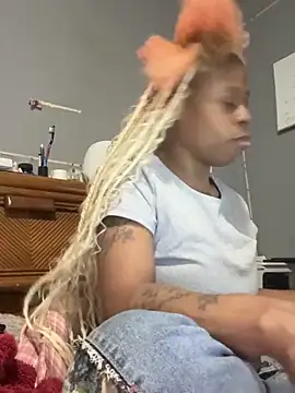 Snapshot of Tishrella6 chatting on 02-20-26, 12:51 Tishrella6 online show from 02-20-26, 12:51