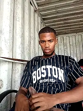 Snapshot of Basslanie chatting on 12-04-25, 04:55 Basslanie online show from 12-04-25, 04:55