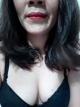 Snapshot of Singlemom69x chatting on 05-11-26, 01:23 Singlemom69x online show from 05-11-26, 01:23