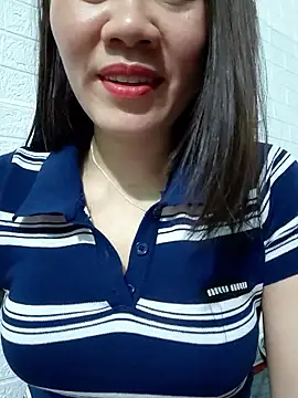 Snapshot of Singlemom69x chatting on 01-17-26, 07:34 Singlemom69x online show from 01-17-26, 07:34