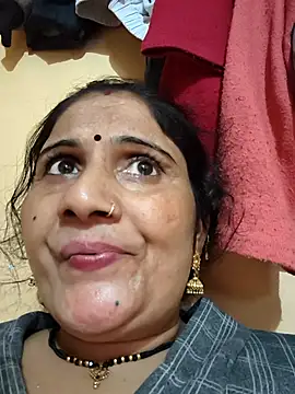 Snapshot of Rakhi99x chatting on 10-22-25, 05:01 Rakhi99x online show from 10-22-25, 05:01
