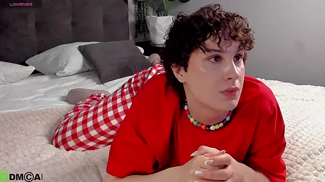 Adeline Perle online show from 01-14-26, 03:32