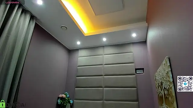 Adeline Perle online show from 10-21-25, 01:16