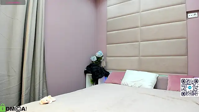 Adeline Perle online show from 10-24-25, 01:15