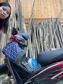 Ngoc-bbi online show from 12-14-25, 01:23