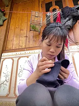 Snapshot of Ngoc-bbi chatting on 04-25-26, 03:31 Ngoc-bbi online show from 04-25-26, 03:31