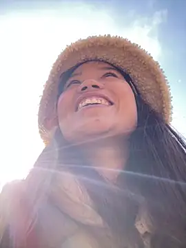 Ngoc-bbi online show from 12-15-25, 07:47