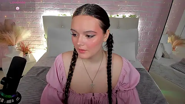 HeyMary online show from 09-19-25, 05:11