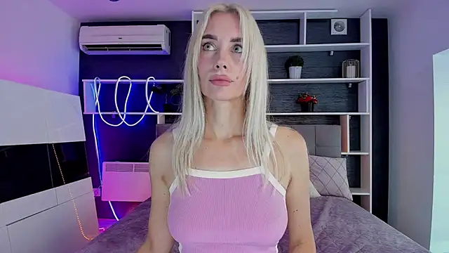 Snapshot of SabrinaSharm chatting on 09-24-25, 11:39 SabrinaSharm online show from 09-24-25, 11:39