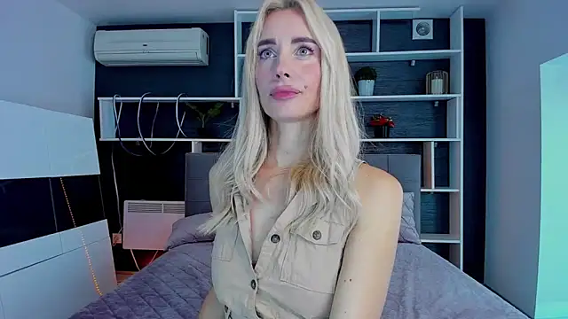 Snapshot of SabrinaSharm chatting on 10-04-25, 11:56 SabrinaSharm online show from 10-04-25, 11:56