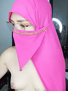 Snapshot of Eyad__H chatting on 07-19-26, 09:44 Eyad H online show from 07-19-26, 09:44