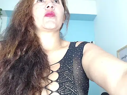 Snapshot of Caroll_Stone chatting on 10-10-25, 01:45 Caroll Stone online show from 10-10-25, 01:45