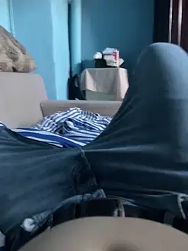 Snapshot of Daniel_cornel chatting on 03-12-26, 02:43 Daniel cornel online show from 03-12-26, 02:43