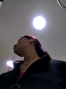 dulcelatin21 online show from 11-12-25, 11:08