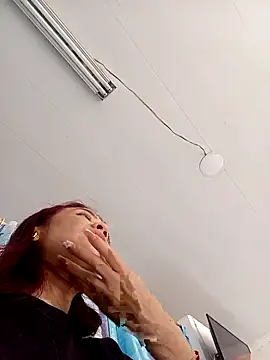 dulcelatin21 online show from 11-20-25, 06:30