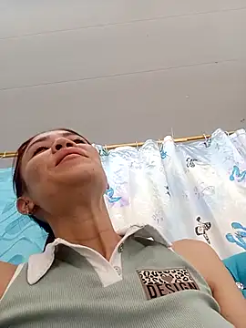 dulcelatin21 online show from 12-16-25, 01:37