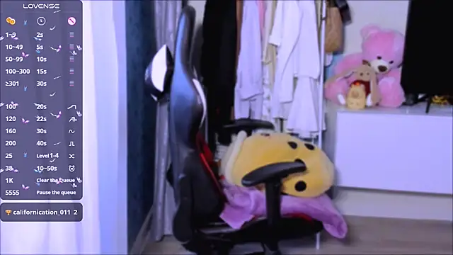 ZoyaMill online show from 10-07-25, 06:25