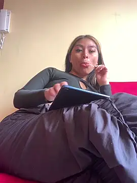 SweetSophie26 online show from 09-10-25, 03:22