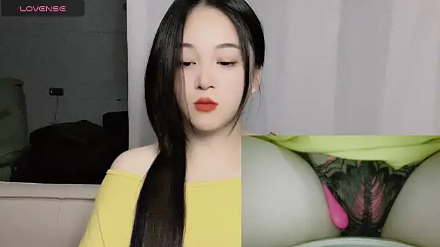 woaiqinqin online show from 10-19-25, 03:48