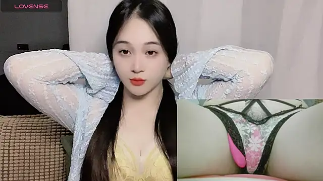 woaiqinqin online show from 10-15-25, 03:20