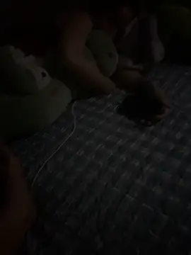 letruong6879 online show from 09-17-25, 06:54