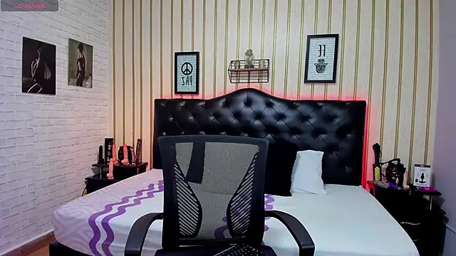 MAYASMITH   online show from 10-09-25, 03:18