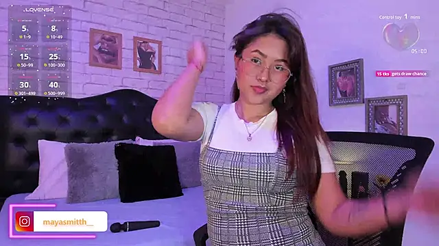 MAYASMITH   online show from 09-10-25, 02:10