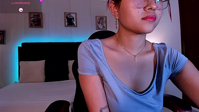 Snapshot of MAYASMITH__ chatting on 07-14-26, 02:38 MAYASMITH online show from 07-14-26, 02:38