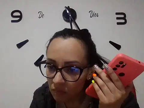 sarita star online show from 11-28-25, 10:21