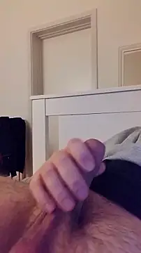 NewJoiner online show from 12-14-25, 04:01