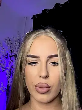 AubrieleRouj1 online show from 10-02-25, 03:04