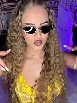 AubrieleRouj1 online show from 01-08-26, 05:30