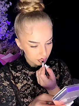 AubrieleRouj1 online show from 12-05-25, 04:49