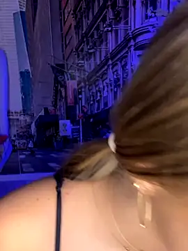 AubrieleRouj1 online show from 12-19-25, 04:53