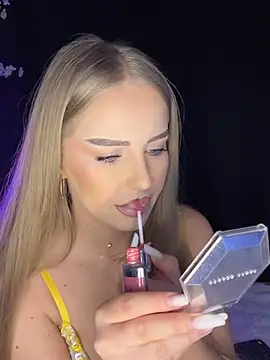 Snapshot of AubrieleRouj1 chatting on 02-09-26, 05:11 AubrieleRouj1 online show from 02-09-26, 05:11