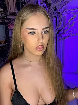 Snapshot of AubrieleRouj1 chatting on 01-16-26, 05:28 AubrieleRouj1 online show from 01-16-26, 05:28