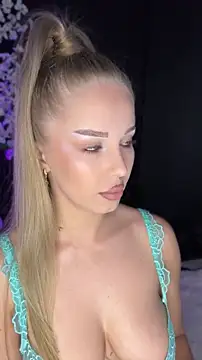 AubrieleRouj1 online show from 05-17-26, 04:51