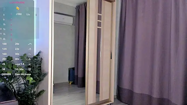 SaraShine  online show from 10-07-25, 07:59